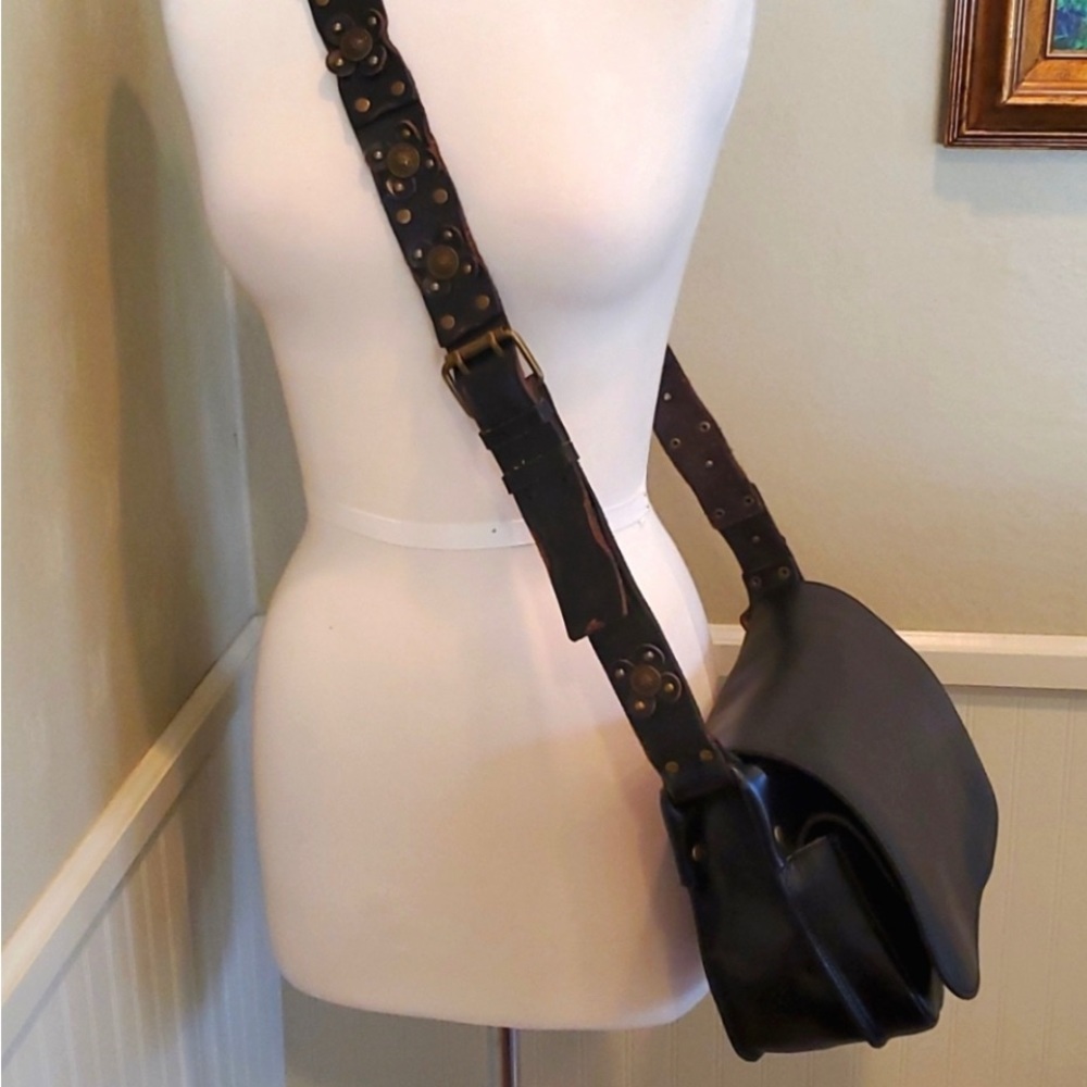 Patricia Nash “Vintage Rosa” Flower strapped saddle bag